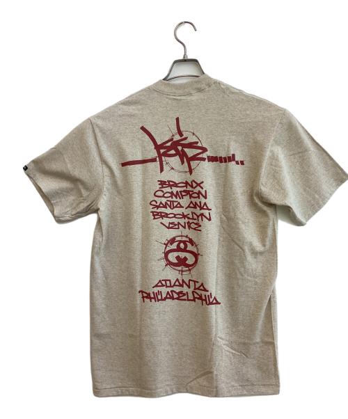 stussy（ステューシー）stussy (ステューシー) プリントTシャツ ベージュ サイズ:SIZE Mの古着・服飾アイテム