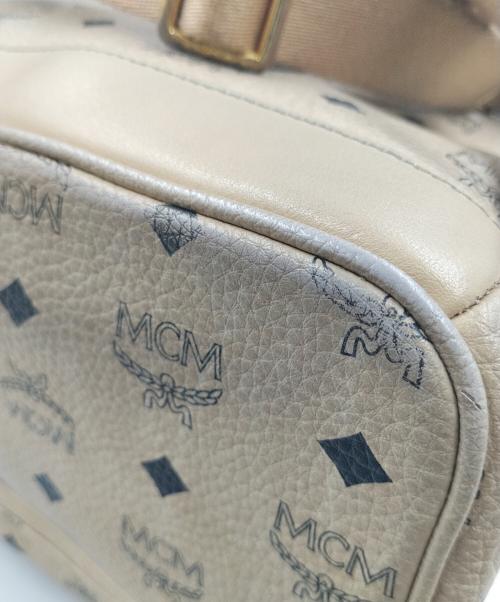 MCM（エムシーエム）MCM (エムシーエム) サイドスタッズリュック ベージュの古着・服飾アイテム