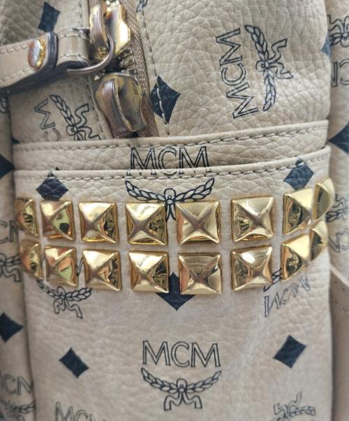 MCM（エムシーエム）MCM (エムシーエム) サイドスタッズリュック ベージュの古着・服飾アイテム