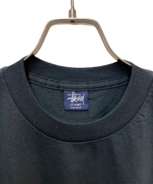 stussy（ステューシー）stussy (ステューシー) プリントTシャツ ブラック×ホワイト サイズ:Largeの古着・服飾アイテム