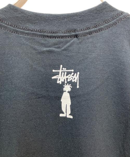 stussy（ステューシー）stussy (ステューシー) プリントTシャツ ブラック×ホワイト サイズ:Largeの古着・服飾アイテム
