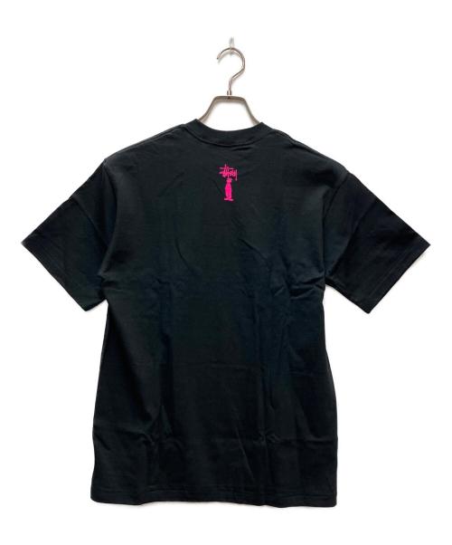 stussy（ステューシー）stussy (ステューシー) プリントTシャツ ブラック×ピンク サイズ:MEDIUMの古着・服飾アイテム