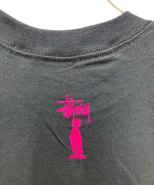 stussy（ステューシー）stussy (ステューシー) プリントTシャツ ブラック×ピンク サイズ:MEDIUMの古着・服飾アイテム