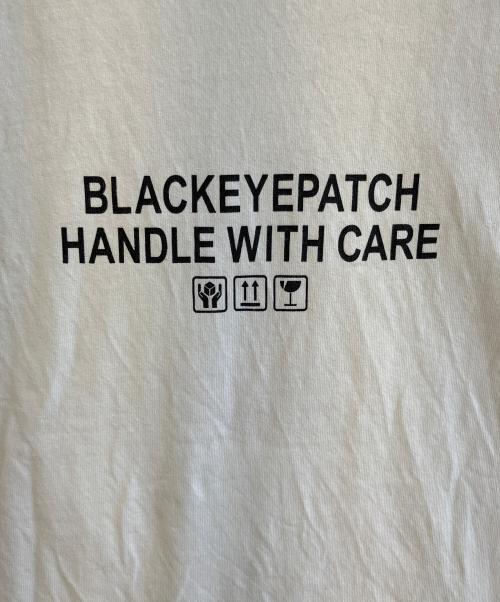 BlackEyePatch（ブラックアイパッチ）BlackEyePatch (ブラックアイパッチ) プリントTシャツ ホワイト サイズ:Mの古着・服飾アイテム