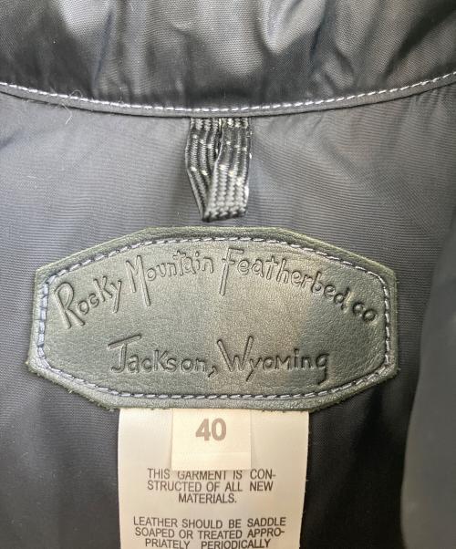 RockyMountainFeatherBed（ロッキーマウンテンフェザーベッド）RockyMountainFeatherBed (ロッキーマウンテンフェザーベッド) ダウンベスト ブラック サイズ:SIZE 40の古着・服飾アイテム