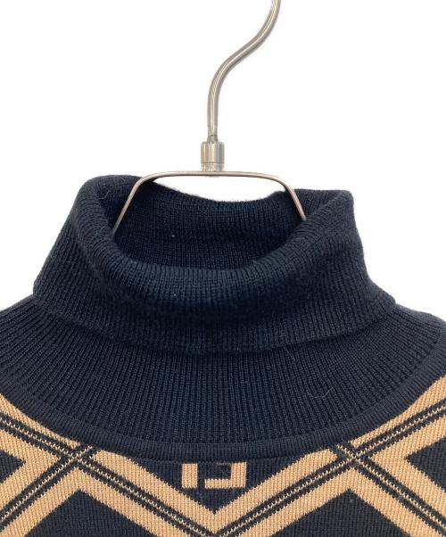 FENDI（フェンディ）FENDI (フェンディ) 総柄タートルネックニット ベージュ×ブラック サイズ:SIZE 48の古着・服飾アイテム