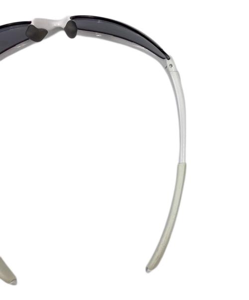 OAKLEY（オークリー）OAKLEY (オークリー) サングラス ホワイトの古着・服飾アイテム