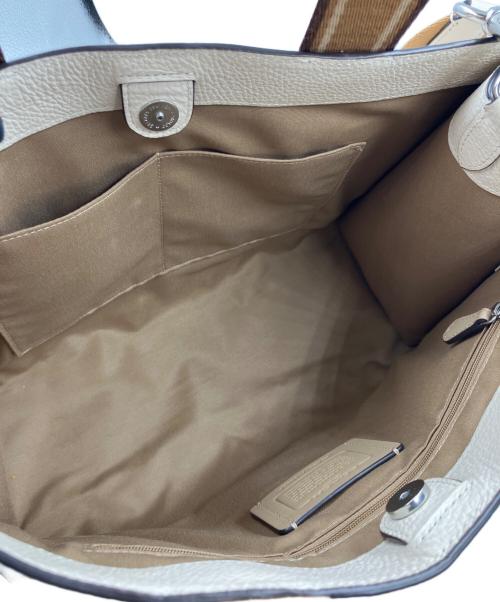 COACH（コーチ）COACH (コーチ) 2WAYバッグ　スミストート CM067 アイボリー×ブラウンの古着・服飾アイテム