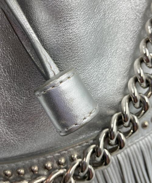 J&M DAVIDSON（ジェイ＆エム デヴィッドソン）J&M DAVIDSON (ジェイ＆エム デヴィッドソン) チェーンハンドル巾着バッグ フリンジカーニバル シルバーの古着・服飾アイテム