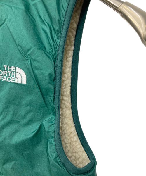 THE NORTH FACE（ザ ノース フェイス）THE NORTH FACE (ザ ノース フェイス) リバーシブルベスト グリーン×アイボリー サイズ:SIZE Mの古着・服飾アイテム