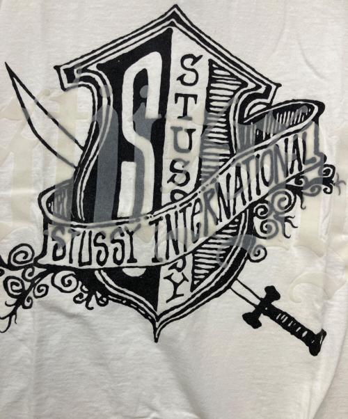 stussy（ステューシー）stussy (ステューシー) プリントTシャツ ホワイト サイズ:SIZE Mの古着・服飾アイテム