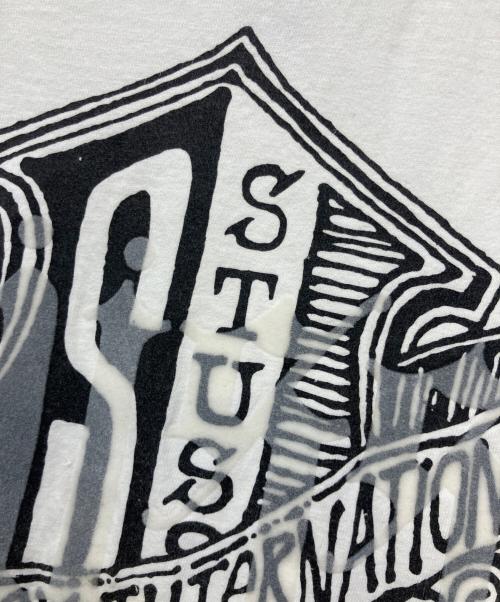 stussy（ステューシー）stussy (ステューシー) プリントTシャツ ホワイト サイズ:SIZE Mの古着・服飾アイテム