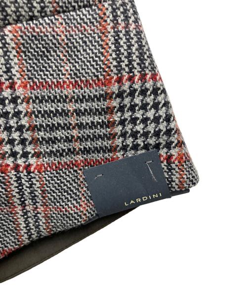 LARDINI（ラルディーニ）LARDINI (ラルディーニ) ガンクラブチェックウールジレ グレー×レッド サイズ:48の古着・服飾アイテム