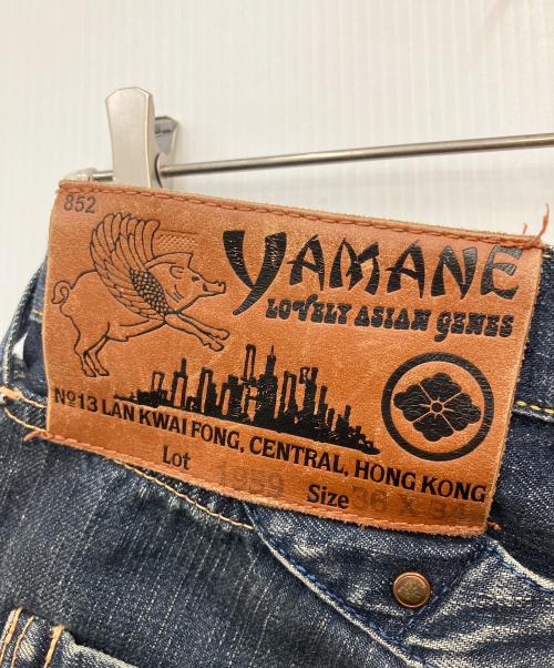 YAMANE（ヤマネ）YAMANE (ヤマネ) バックプリントデニムパンツ インディゴ サイズ:W36×L34の古着・服飾アイテム