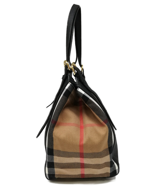 BURBERRY（バーバリー）BURBERRY (バーバリー) ショルダーバッグ ブラック ノヴァチェック 3958975の古着・服飾アイテム
