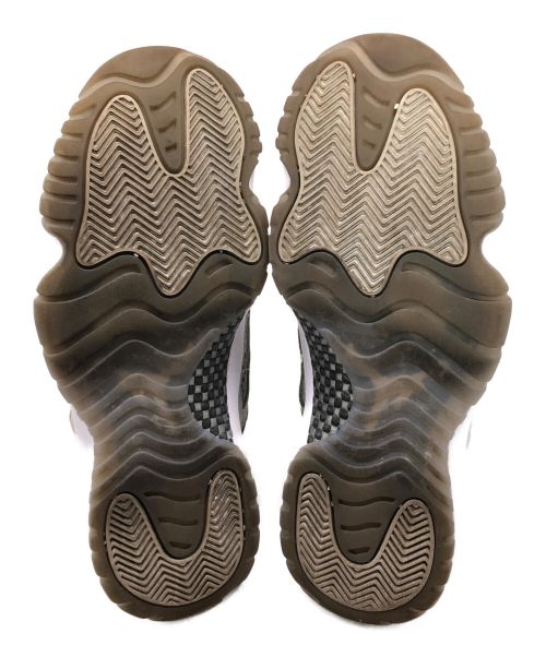 NIKE（ナイキ）NIKE (ナイキ) AIR JORDAN 11 RETRO LOW IE ホワイト×ベージュ サイズ:SIZE 28cm(US10)の古着・服飾アイテム