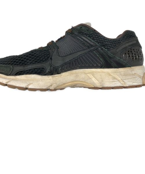 NIKE（ナイキ）NIKE (ナイキ) ZOOM VOMERO 5 RUNNING RABBIT（ズーム ボメロ 5 PRM） グレー サイズ:SIZE29㎝(US12)の古着・服飾アイテム