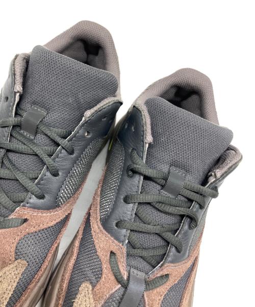 adidas（アディダス）adidas (アディダス) YEEZY BOOST 700 ブラウン×ブラック サイズ:SIZE 26.5cmの古着・服飾アイテム