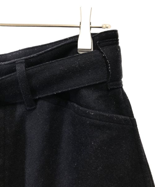 COMOLI（コモリ）COMOLI (コモリ) フェルトンベルテッドパンツ インディゴ サイズ:SIZE1の古着・服飾アイテム