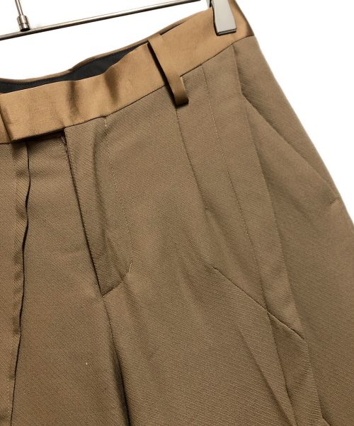 UNDERCOVER（アンダーカバー）UNDERCOVER (アンダーカバー) ウールサテンダーツワイドスラックス ベージュ サイズ:SIZE 1の古着・服飾アイテム