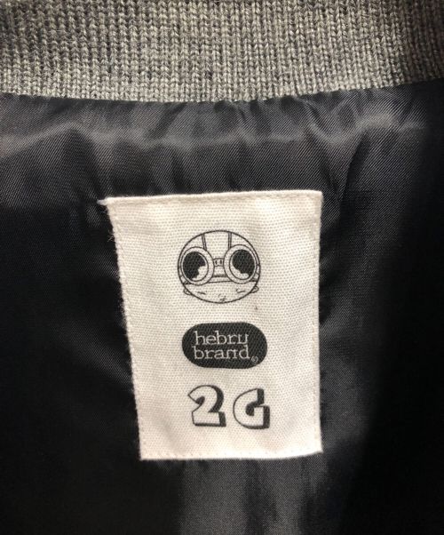 skookum（スクーカム）skookum (スクーカム) HEBRU BRAND (ヘブル・ブラントリー) 2G (ツージー) HEBRU AWARD JACKET ホワイト×グレー サイズ:Ｍの古着・服飾アイテム