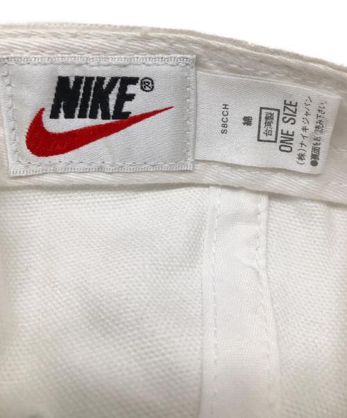 NIKE（ナイキ）NIKE (ナイキ) キャップ ホワイト×ブラック サイズ:FREEの古着・服飾アイテム