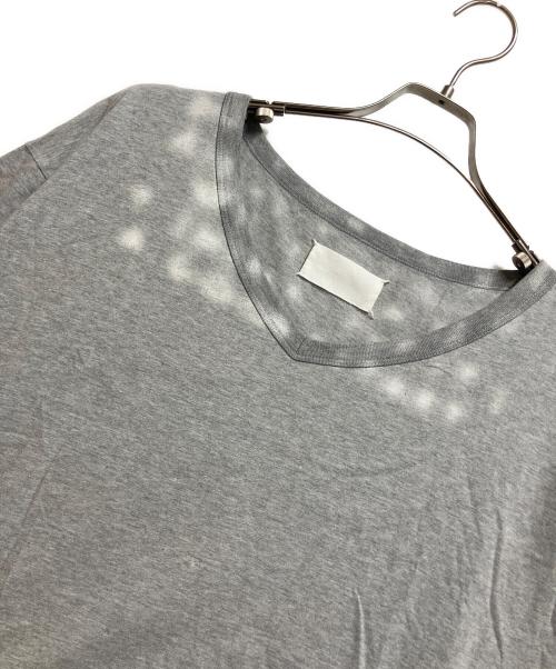 Maison Margiela（メゾンマルジェラ）Maison Margiela (メゾンマルジェラ) VネックTシャツ グレー サイズ:Mの古着・服飾アイテム
