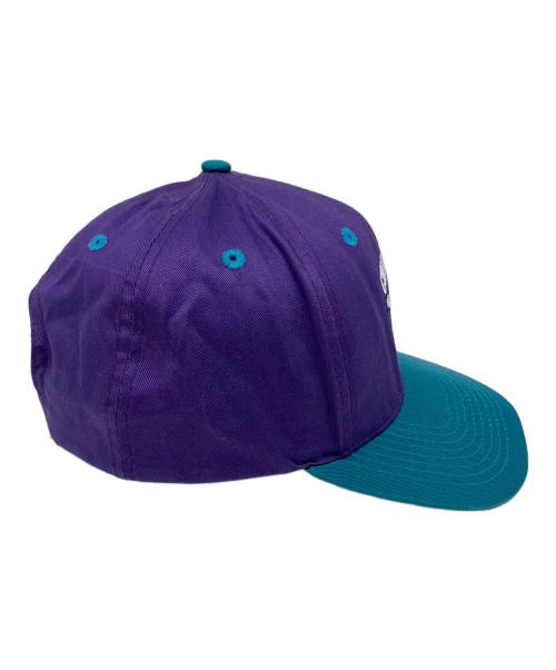 adidas（アディダス）adidas (アディダス) キャップ パープル×グリーンの古着・服飾アイテム