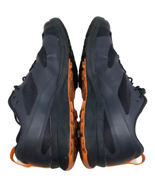 ARC'TERYX（アークテリクス）ARC'TERYX (アークテリクス) スニーカー ネイビー サイズ:USA 9.5の古着・服飾アイテム