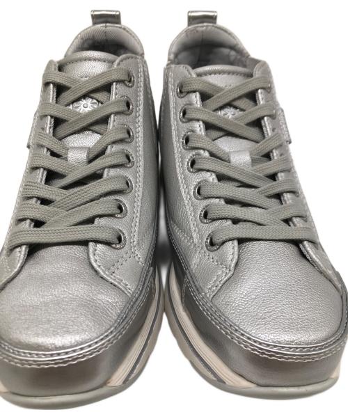 bussola（ブソラ）bussola (ブソラ) ミッドカットサイドゴアスニーカー シルバー×ホワイト サイズ:38の古着・服飾アイテム