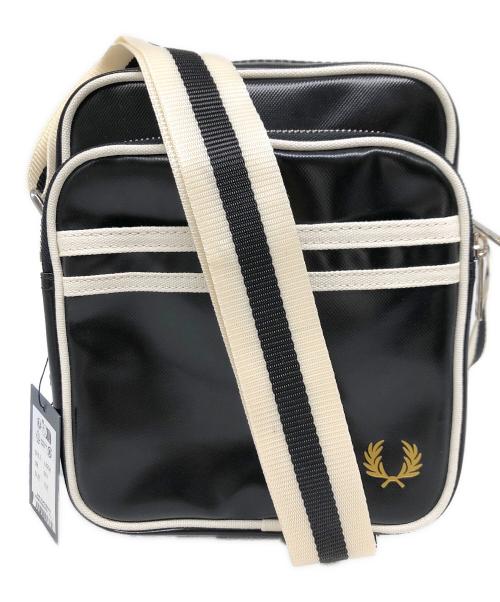 FRED PERRY（フレッドペリー）FRED PERRY (フレッドペリー) Classic Side Bag ブラック サイズ:3L 未使用品の古着・服飾アイテム