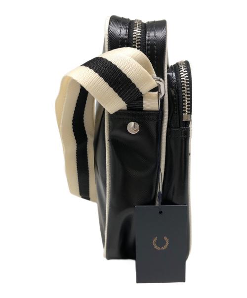 FRED PERRY（フレッドペリー）FRED PERRY (フレッドペリー) Classic Side Bag ブラック サイズ:3L 未使用品の古着・服飾アイテム