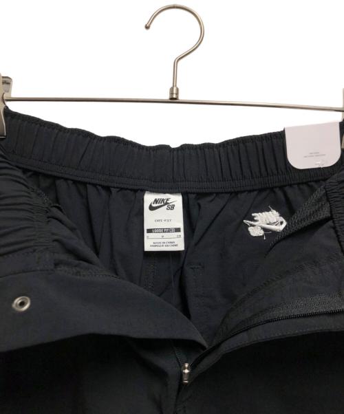 NIKE SB（ナイキエスビー）NIKE SB (ナイキエスビー) ドライフィットカーニーカーゴスケートショーツ ブラック サイズ:Ｓ 未使用品の古着・服飾アイテム
