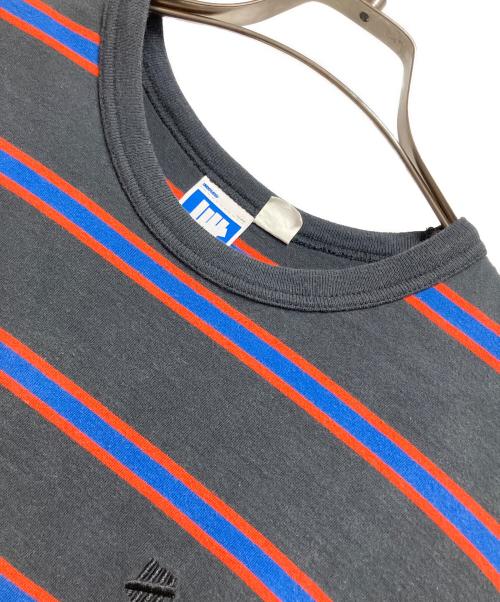 UNDEFEATED（アンディフィーテッド）UNDEFEATED (アンディフィーテッド) 半袖カットソー ブラック×ブルー サイズ:Ｍの古着・服飾アイテム