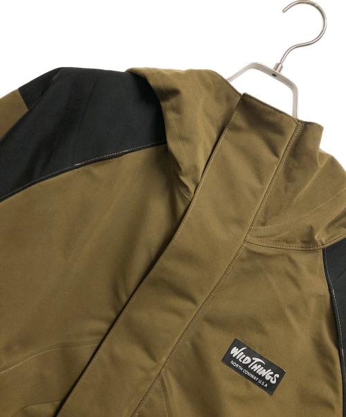 WILD THINGS（ワイルドシングス）WILD THINGS (ワイルドシングス) Adam et Rope (アダム エ ロペ) 別注TOOLSTRAP DENALI JACKET カーキ×ブラック サイズ:Mの古着・服飾アイテム