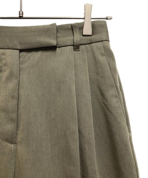 Ameri（アメリ）Ameri (アメリ) REFINE DOUBLE TUCK PANTS オリーブ サイズ:Mの古着・服飾アイテム