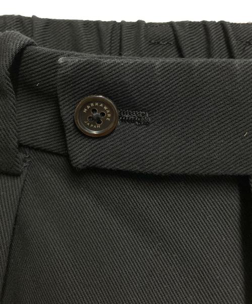 MARKAWARE（マーカウェア）MARKAWARE (マーカウェア) CLASSIC FIT TROUSERS ORGANIC COTTON SURVIVAL CLOTH ブラック サイズ:3の古着・服飾アイテム