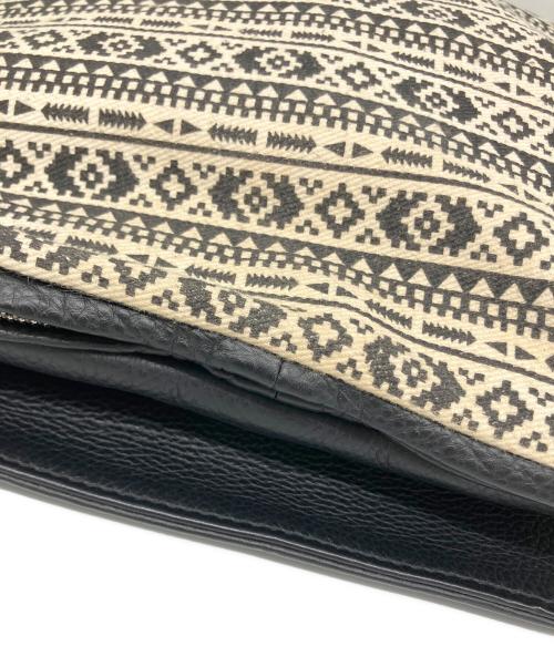 L.I.P（リップ）L.I.P (リップ) 2WAYショルダーバッグ ホワイト×ブラックの古着・服飾アイテム