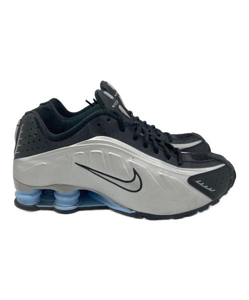 NIKE（ナイキ）NIKE (ナイキ) SHOX R4（ショックス R4） シルバー×ブラック サイズ:US 9の古着・服飾アイテム