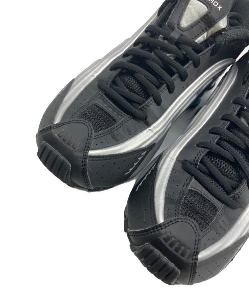 NIKE（ナイキ）NIKE (ナイキ) SHOX R4（ショックス R4） シルバー×ブラック サイズ:US 9の古着・服飾アイテム