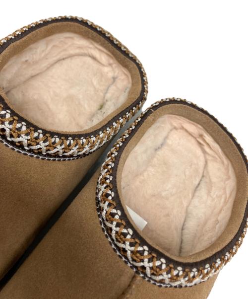 UGG（アグ）UGG (アグ) モカシンシューズ ベージュ サイズ:USA 6の古着・服飾アイテム