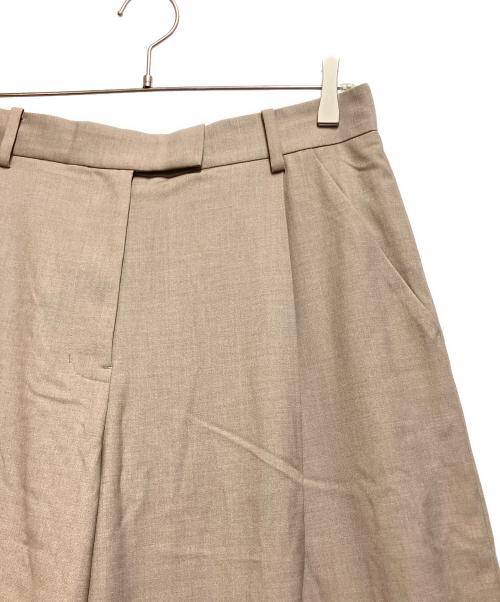 DEPENDRE（デパーンドル）DEPENDRE (デパーンドル) アジャスタブルタックパンツ ベージュ サイズ:Mの古着・服飾アイテム