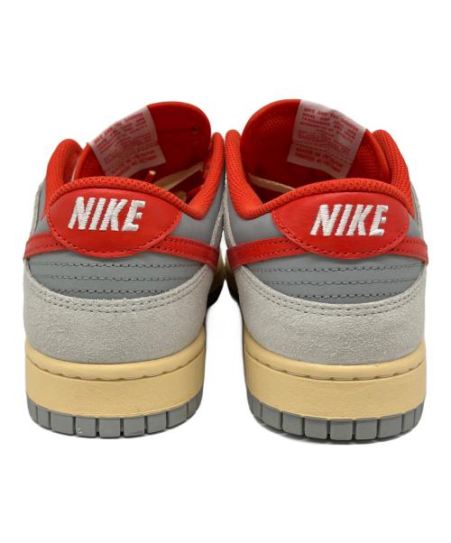 NIKE（ナイキ）NIKE (ナイキ) Dunk Low Athletic Department（ダンク ロー アスレチック デパートメント） グレー×オレンジ サイズ:US 9.5の古着・服飾アイテム
