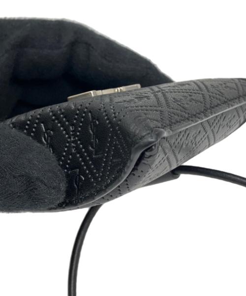 Yves Saint Laurent（イヴサンローラン）Yves Saint Laurent (イヴサンローラン) AirPodsケース ブラックの古着・服飾アイテム