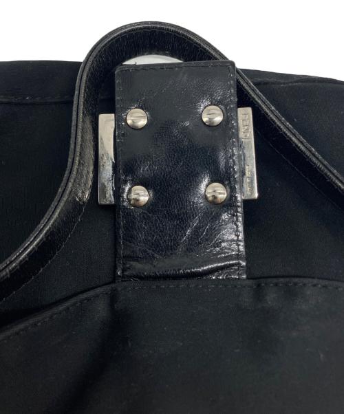 FENDI（フェンディ）FENDI (フェンディ) ワンショルダーバッグ ブラックの古着・服飾アイテム