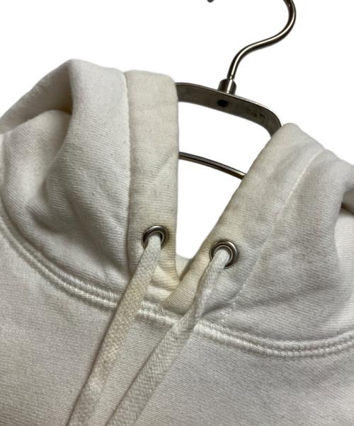 SUPREME（シュプリーム）Supreme (シュプリーム) エンボスロゴパーカー ホワイト サイズ:Smallの古着・服飾アイテム