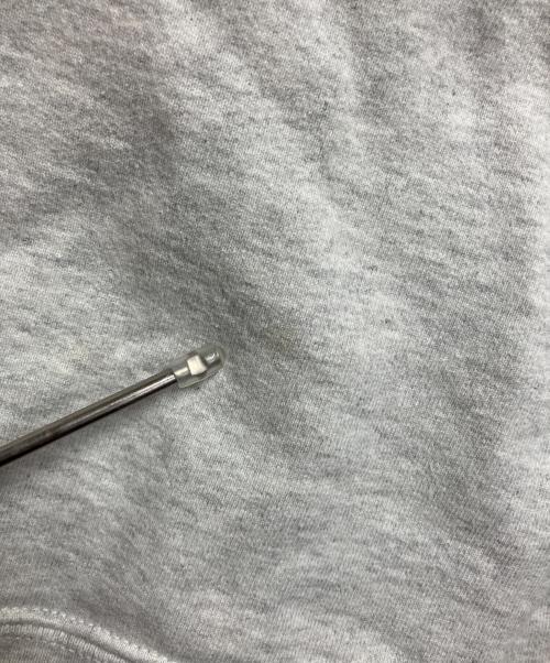 SUPREME（シュプリーム）Supreme (シュプリーム) 刺繍ロゴスウェット ライトグレー サイズ:Mの古着・服飾アイテム