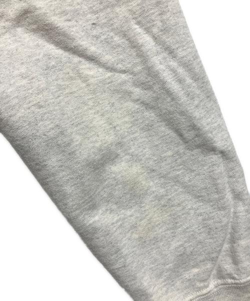 SUPREME（シュプリーム）Supreme (シュプリーム) 刺繍ロゴスウェット ライトグレー サイズ:Mの古着・服飾アイテム