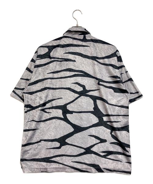 son of the cheese（サノバチーズ）SON OF THE CHEESE (サノバチーズ) ポロシャツ グレー×ブラック サイズ:Lの古着・服飾アイテム