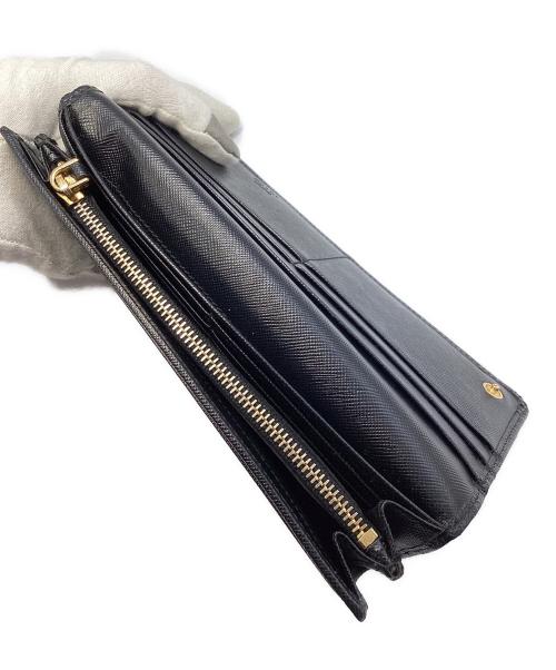PRADA（プラダ）PRADA (プラダ) 2つ折り長財布 ブラックの古着・服飾アイテム